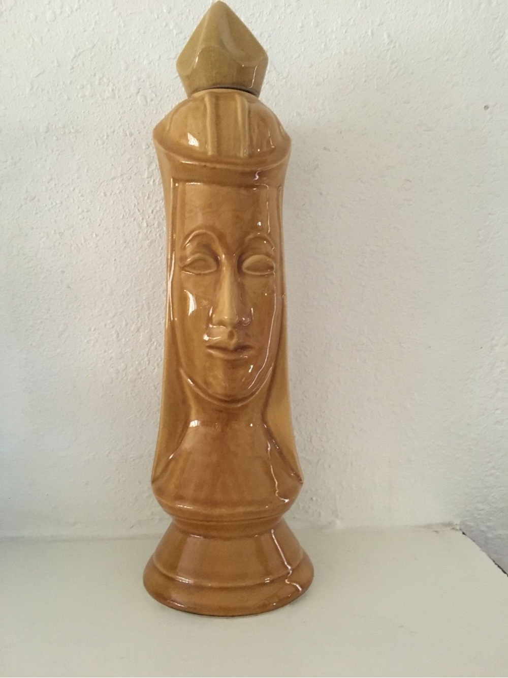RARE-1969 Old Crow "Light Queen" Chessmen Limited Edition Decanters